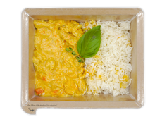 Lade das Bild in den Galerie-Viewer, Pikantes Hähnchencurry mit Reis
